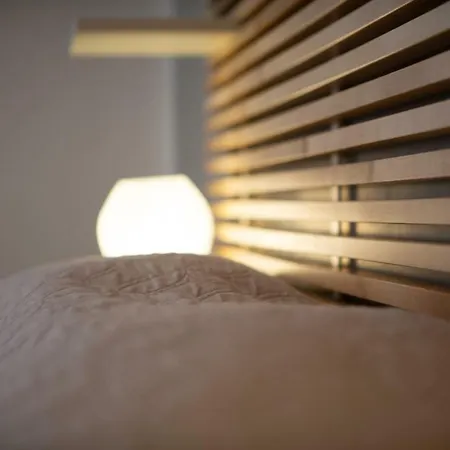 Center Bed and Breakfast Σαλέρνο